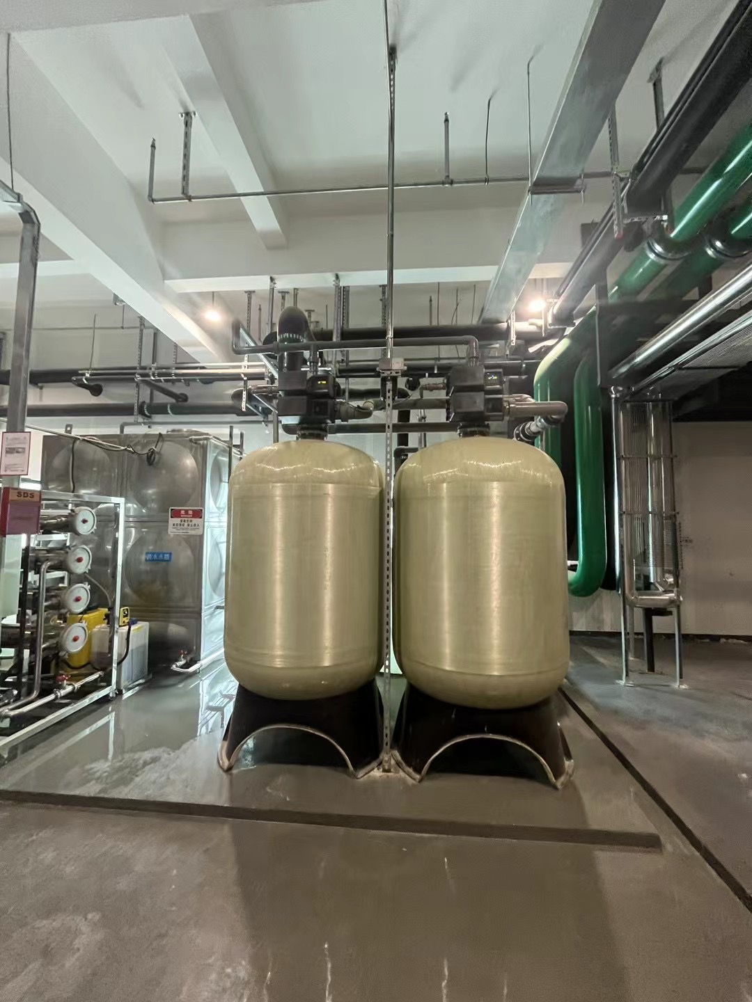 Mejora de los procesos industriales con sistemas suavizadores de agua